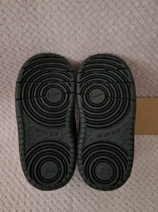Nowe Nike Court Borough Low Recraft