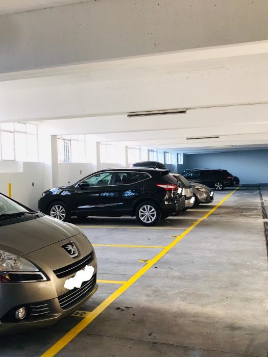 Parqueamento Queluz/Pendão/Monte Abrão: Arrecadação/Aluguer de lugar