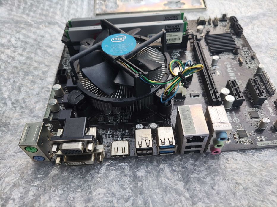 Płyta główna ASRock B85M PRO 3 i5 4460 4x4GB DDR3 1600mhz maskownica