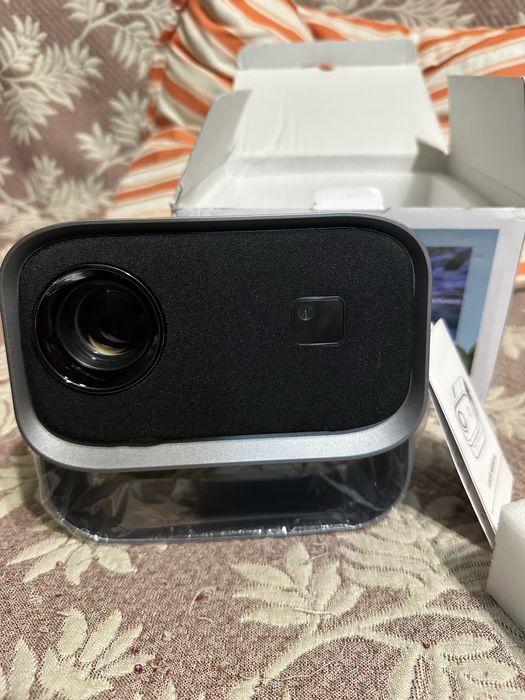 Новий Проектор wifi для дому 1280 x 720HD