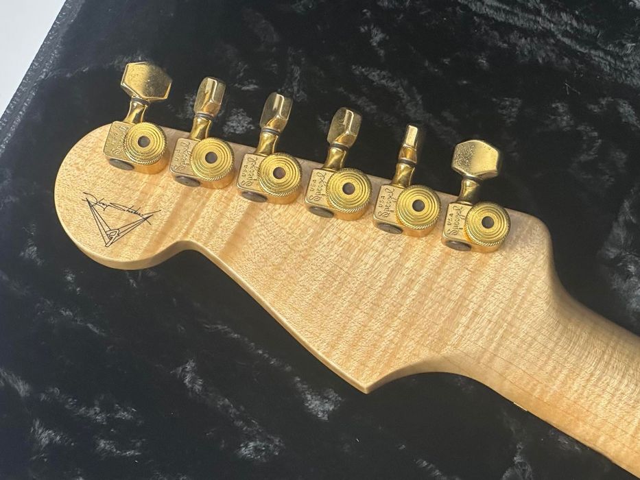 Fender Custom Shop Masterbuilt Yuri Shishkov "Ukrainian Stratocaster - 1 of 10" (2007р., mint, 10500$)