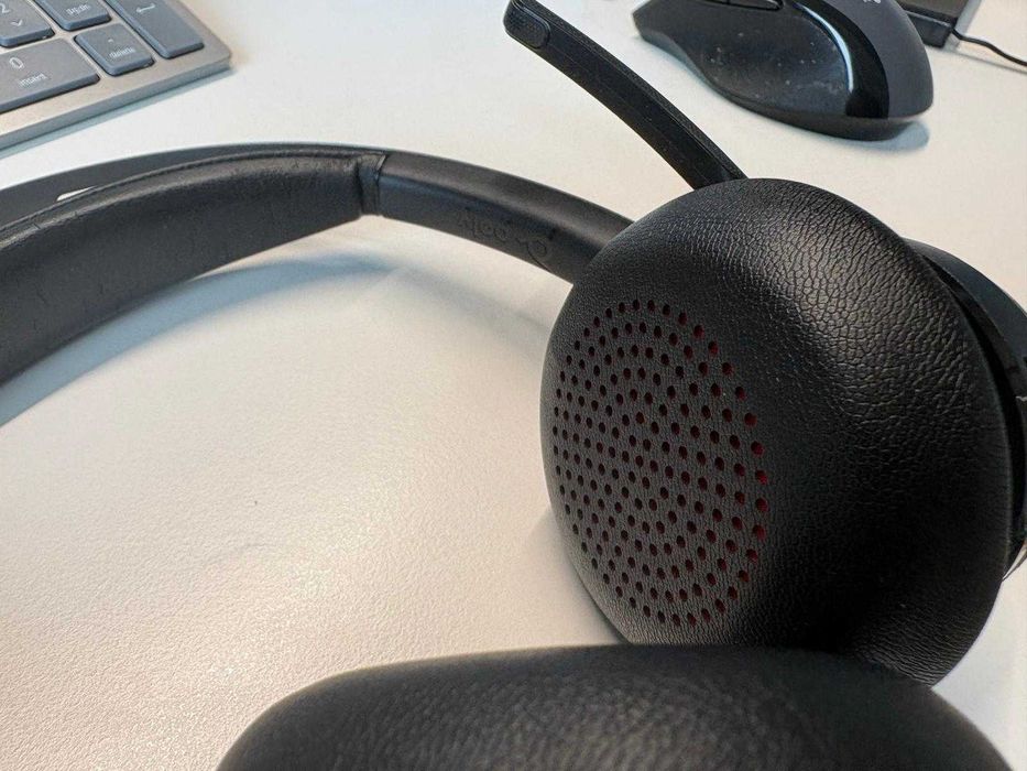 Earphones Poly Voyager Focus 2 UC