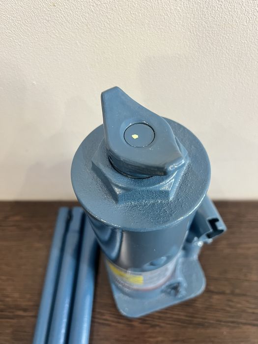 NOWY Lewarek samochodowy podnośnik hydrauliczy Sprinter Crafter