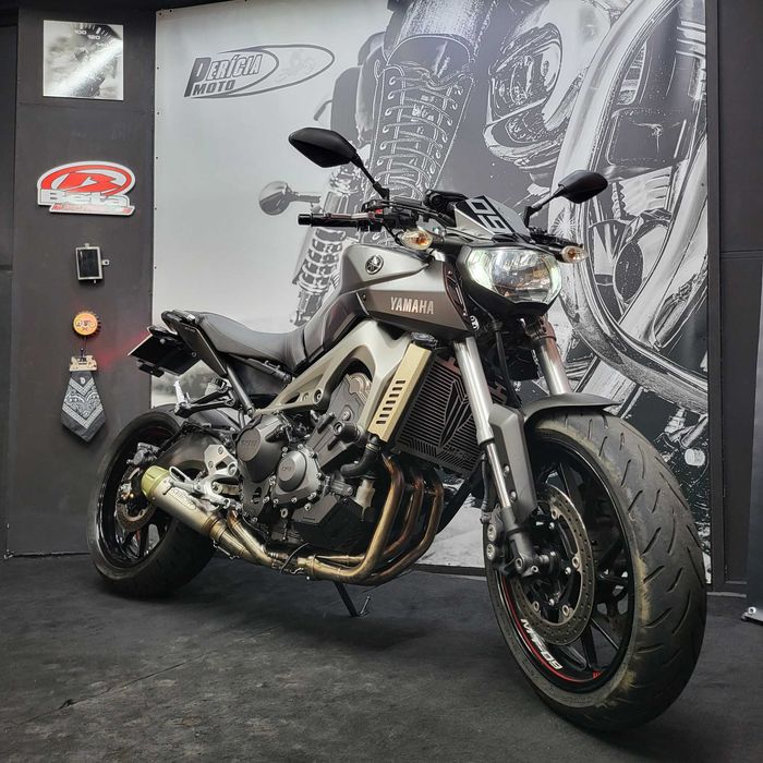 Yamaha - MT --09