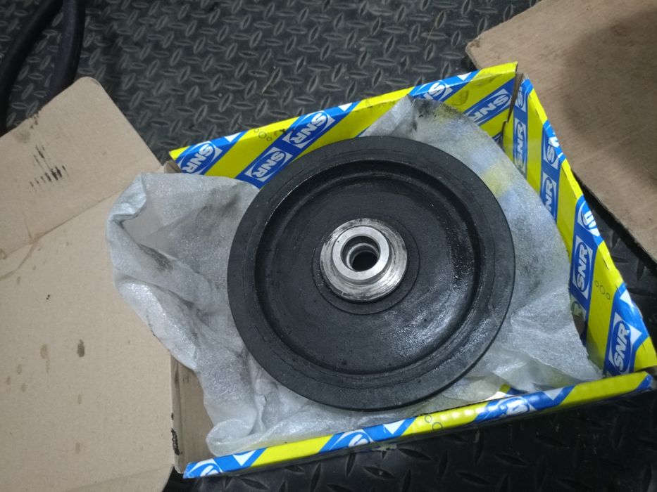 Продам шків коленвала,демфер bmw e 46 m47n