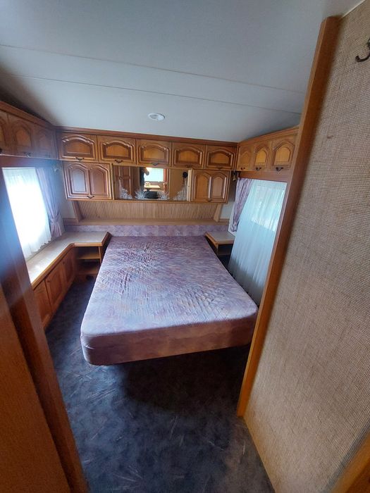 Караван  кемпінги, прицеп дача  будинок на колесах