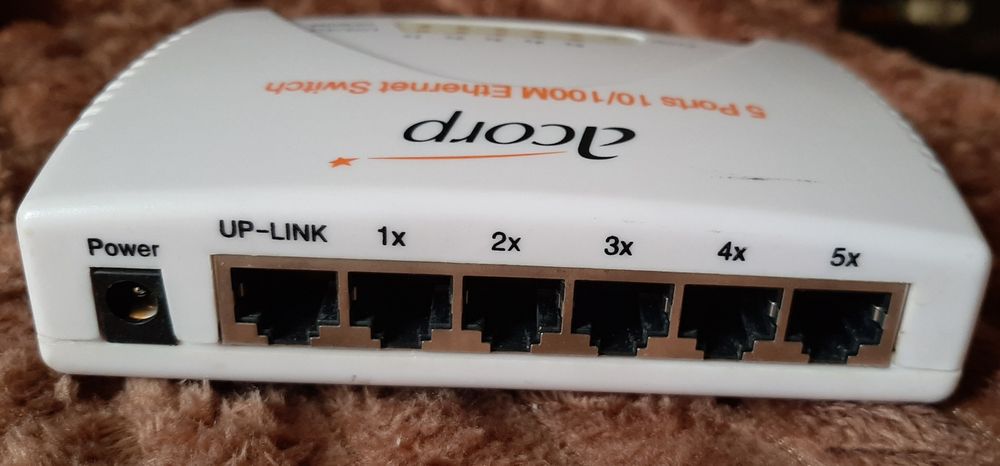 Switch Acorp HU5DP 5-port 10/100Mbps
