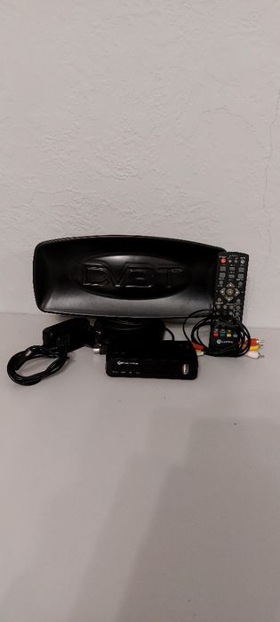 Тюнер Т2 Orton ES-409HD з антеною та пультом