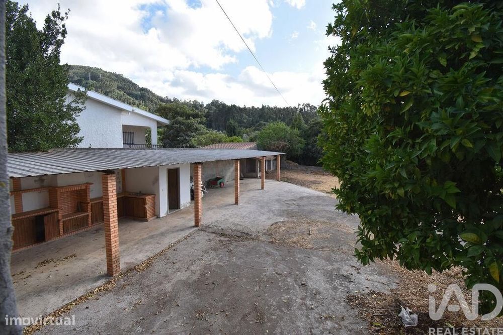 Casa tradicional T3 em Miranda do Corvo de 220,00 m2