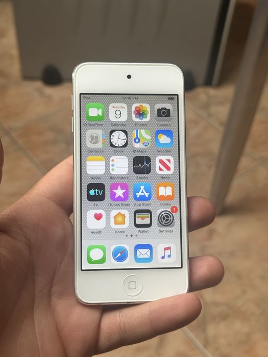 iPod Touch 6gen | 32GB | Silver | WiFi BT Jack 3.5mm