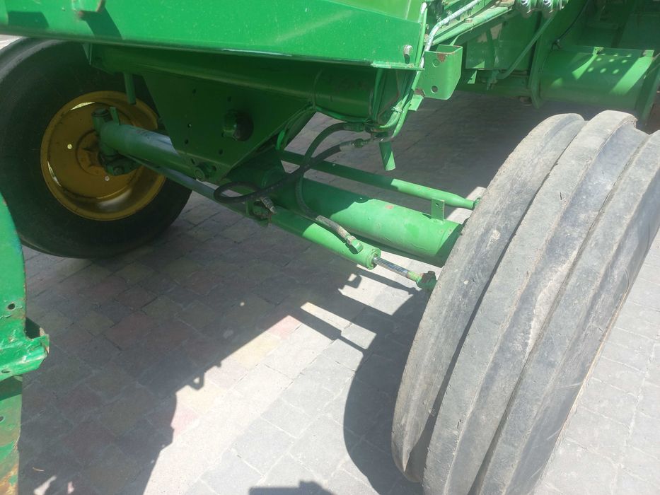 Комбайн John deere 1052