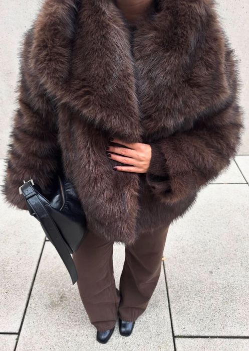 Шубка Stradivarius