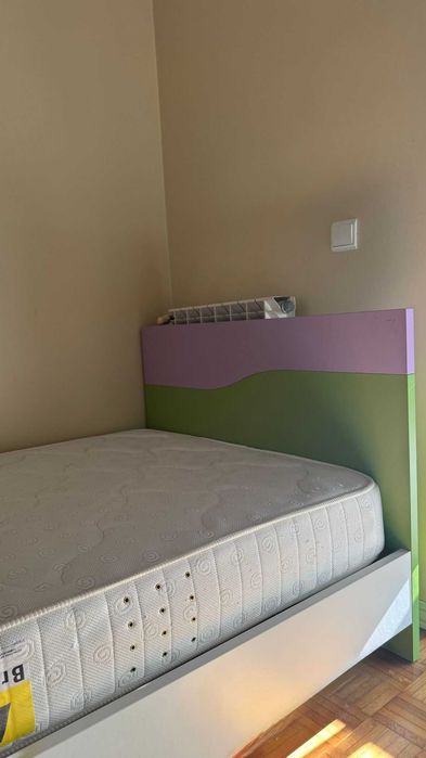 cama + colchão + mesa cabeceira