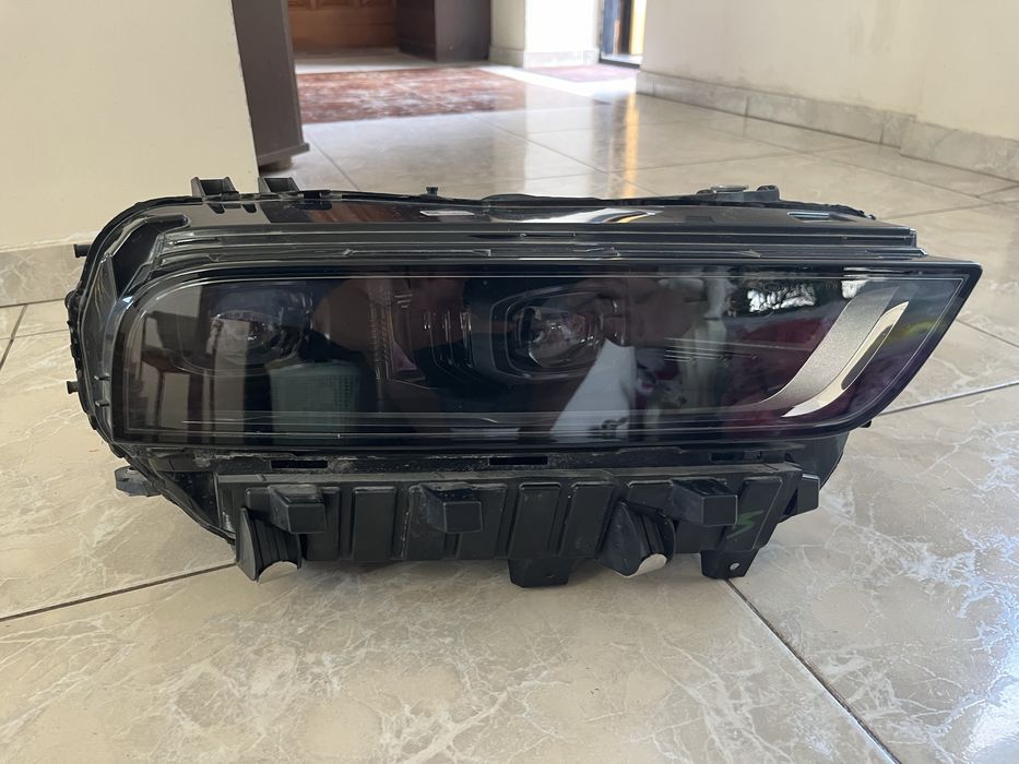 Продам оригинальные фары ( Америка )( правая сторона )BMW X7 G07 LCI (рестайлинг) 2025 года.
