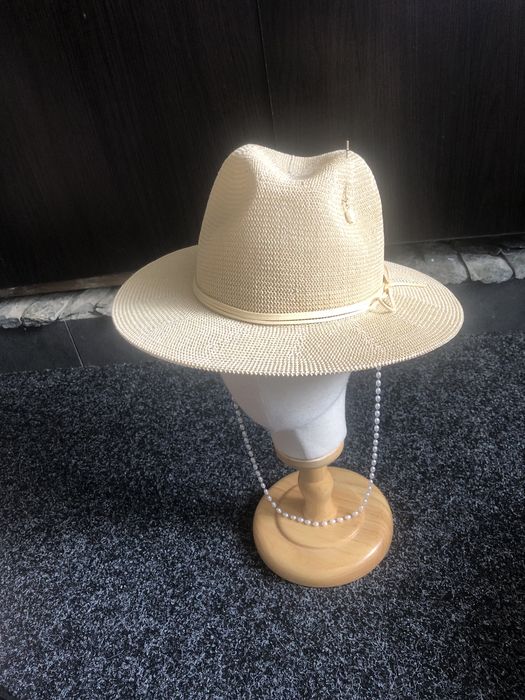 Капелюх із рисовоі соломи