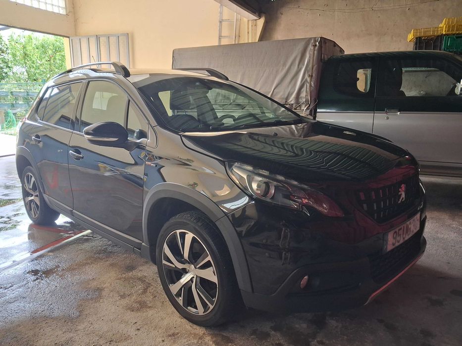 Carro Peugeot 2008
