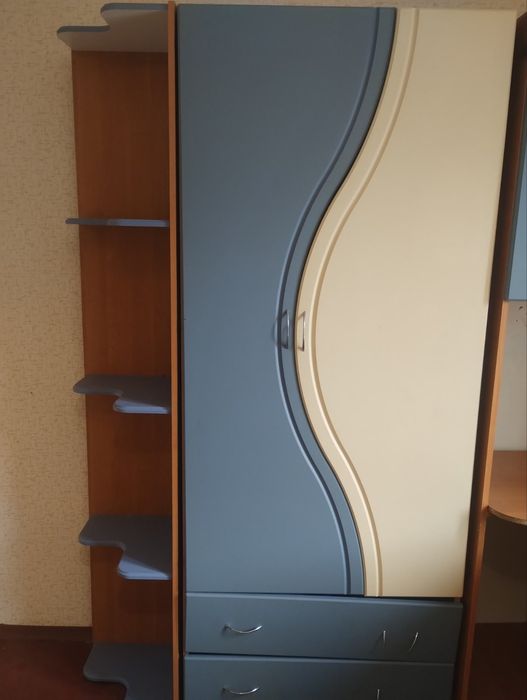 Меблі для дитячої з ліжком