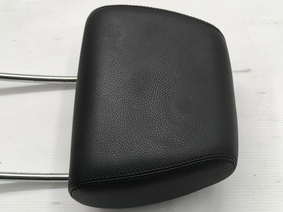 Zagłówek prawy przód e-klasa w212