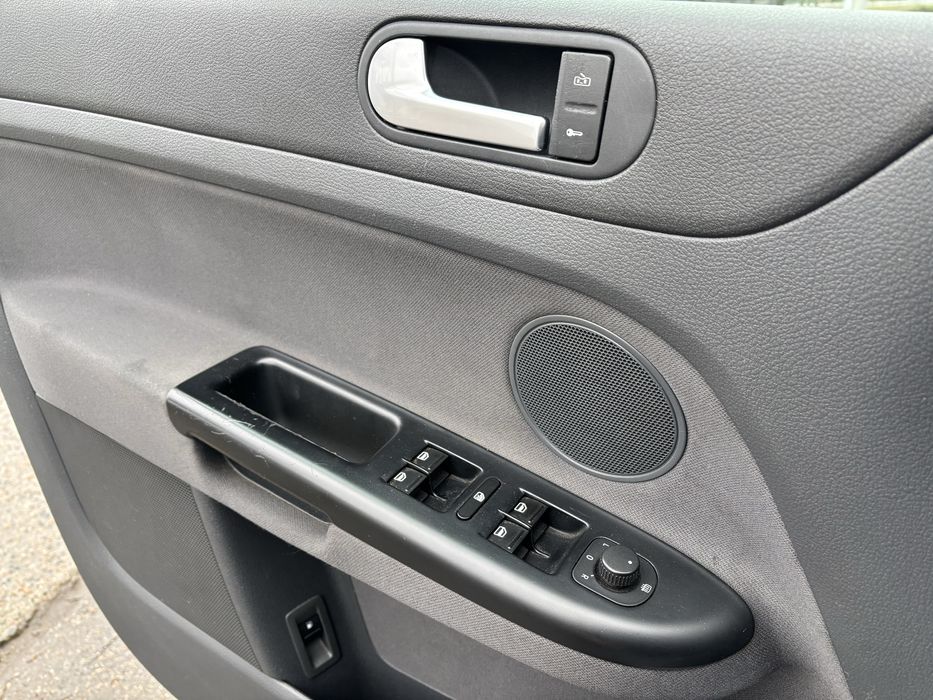 Volkswagen golf plus 1.6л