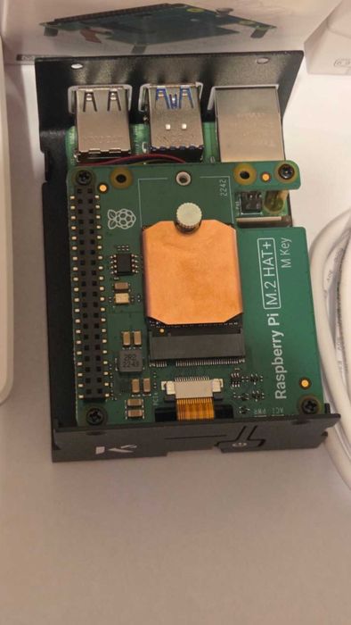 Raspberry Pi 5 4GB + NVMe 128GB + M.2 HAT+ + 27W + 2 obudowy