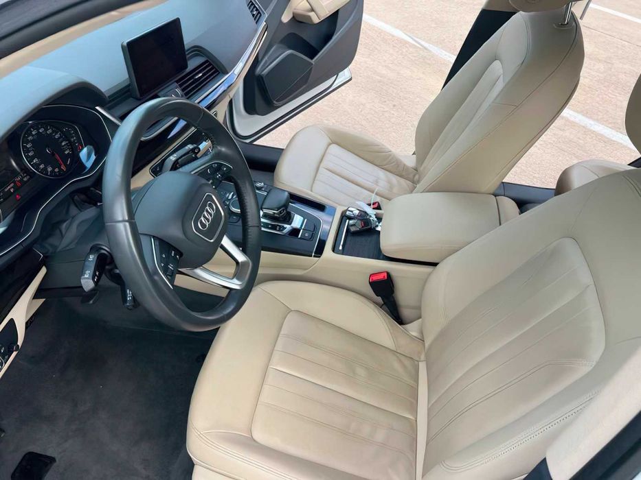 Audi Q5 Premium Plus      2020