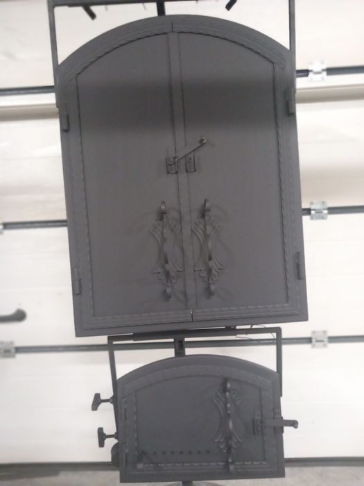 Drzwiczki stalowe grube, masywne