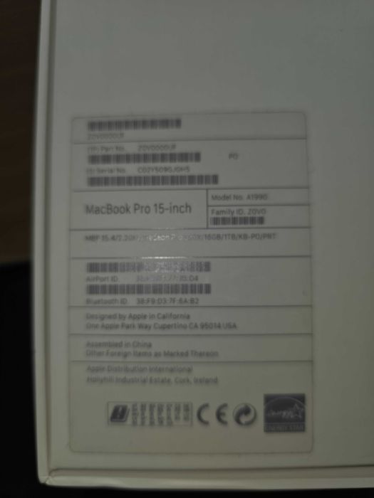 MacBook Pro 15" (2018) | i7 6-core | 16GB RAM | 1TB SSD | Cinzento