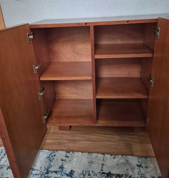 Aparador em Cerejeira