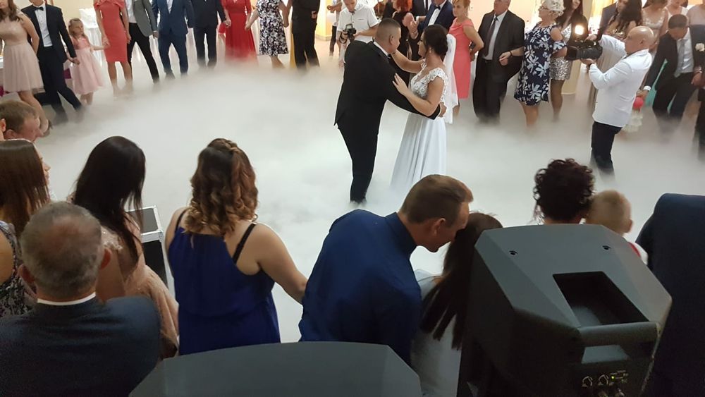 Taniec w chmurach Ciężki dym Fontanna  Iskier