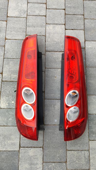 Lampy tył tylne Ford Fiesta MK6 lift ładne