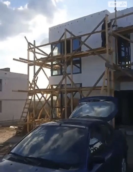 Сучасний будинок 116м2 з панорамними вікнами ЖК«Королівський »