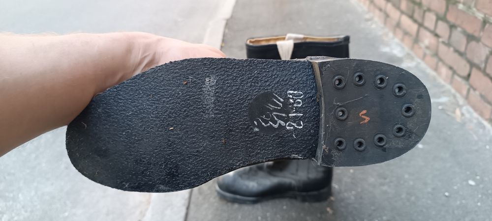 Нові шкірані офіцерські чоботи 41 розмір