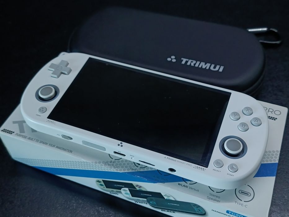 Ігрова портативна консоль trimui smart pro 64 gb + кейс