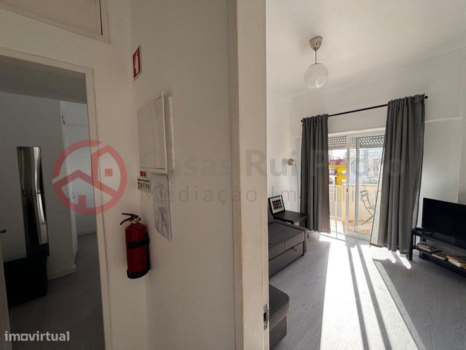 Apartamento T1 com parqueamento e elevador no centro da Costa da Ca...