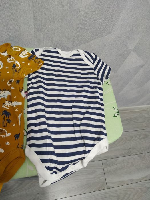 Боді з коротким рукавчиком