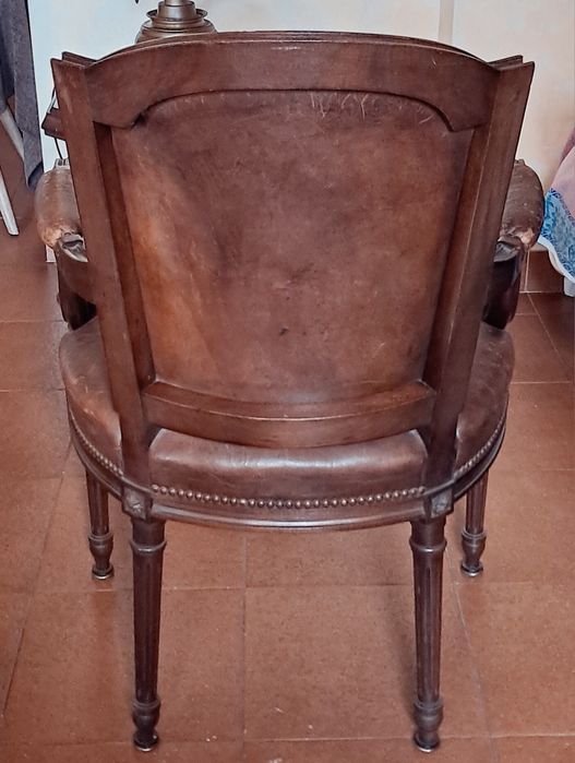 Cadeira Braços Antiga Pele