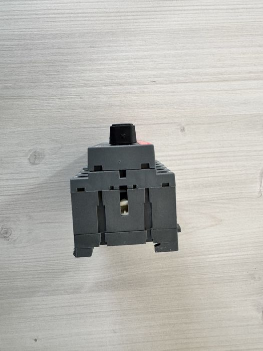 Перемикач навантаження OT40F3C 3P 40A ABB (1SCA104913R1001)