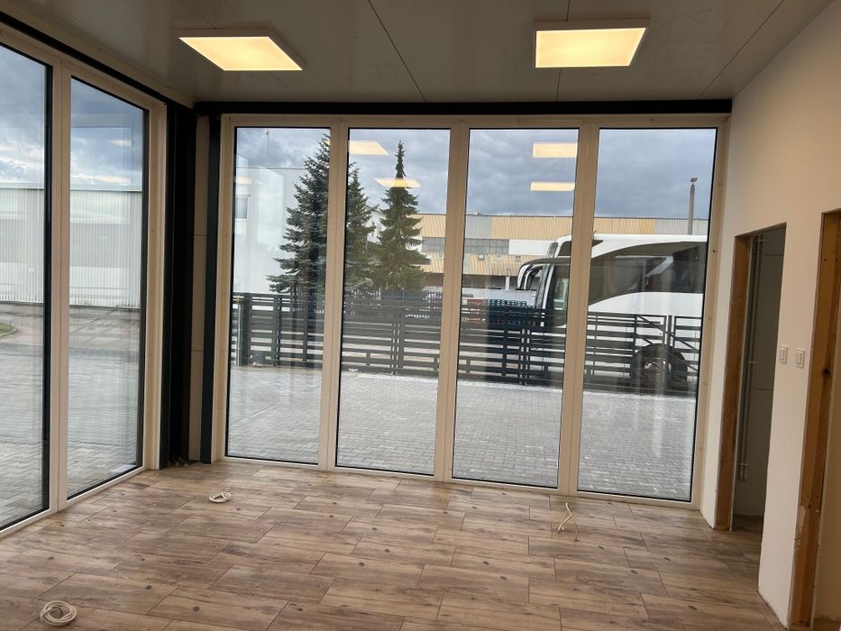 Wynajmę halę  300 i  100 m wraz z biurami