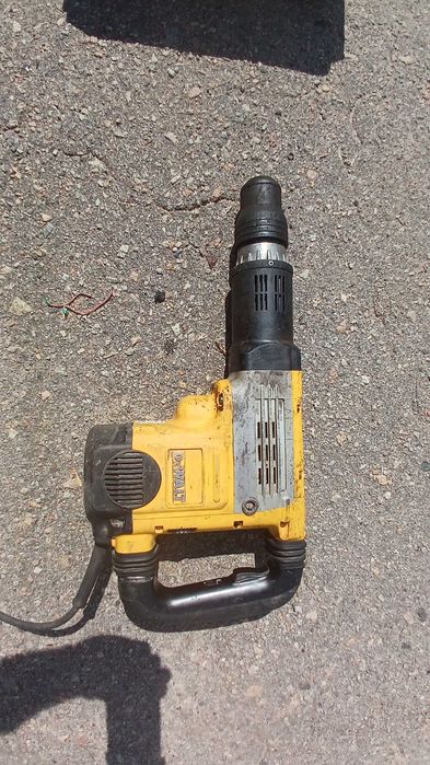 Продам отбойний молоток DeWALT D25730-QS оригинал