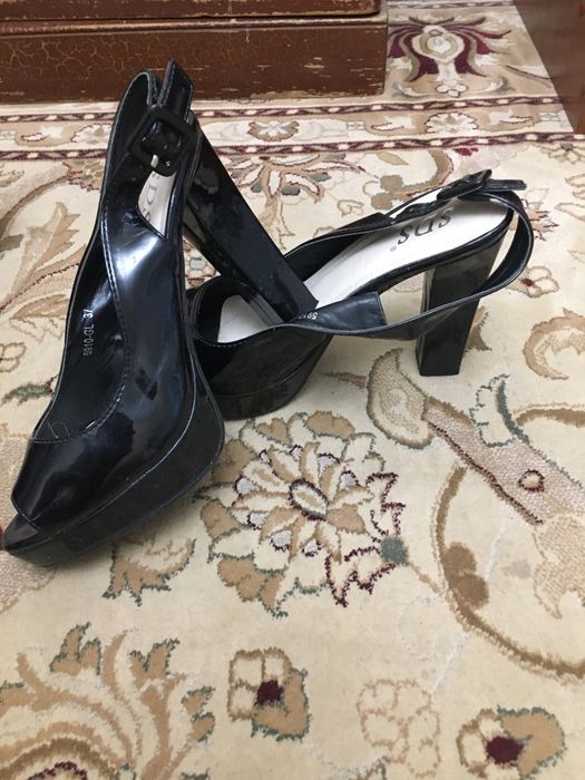 Женская обувь  кожаная