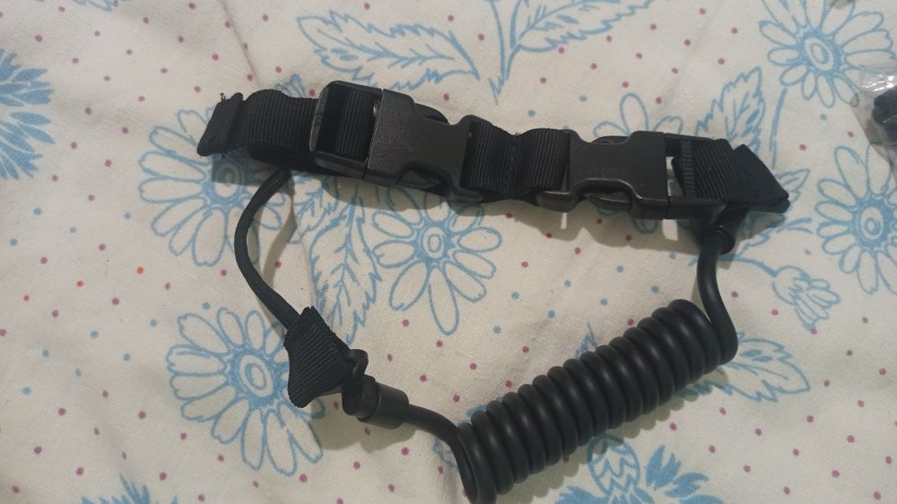 Тактичний шнур на пружині