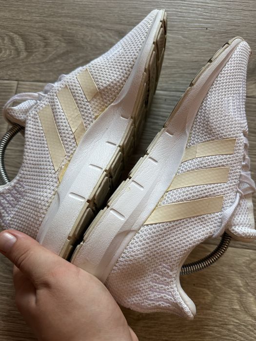 Кросівки  Adidas Originals Swift Run