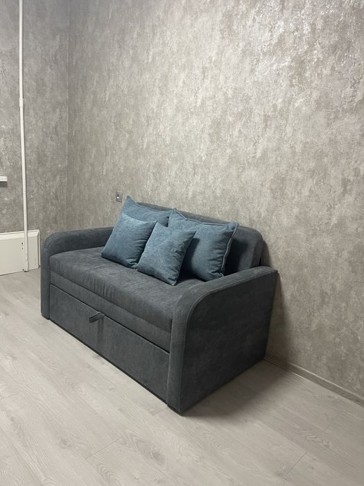 Диван в дитячу кімнату