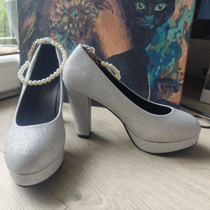 Srebrne buty rozmiar 40