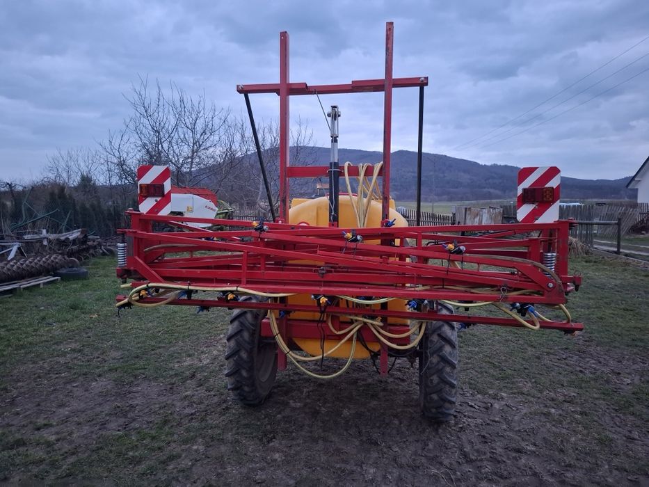 Opryskiwacz ciągany 1200l