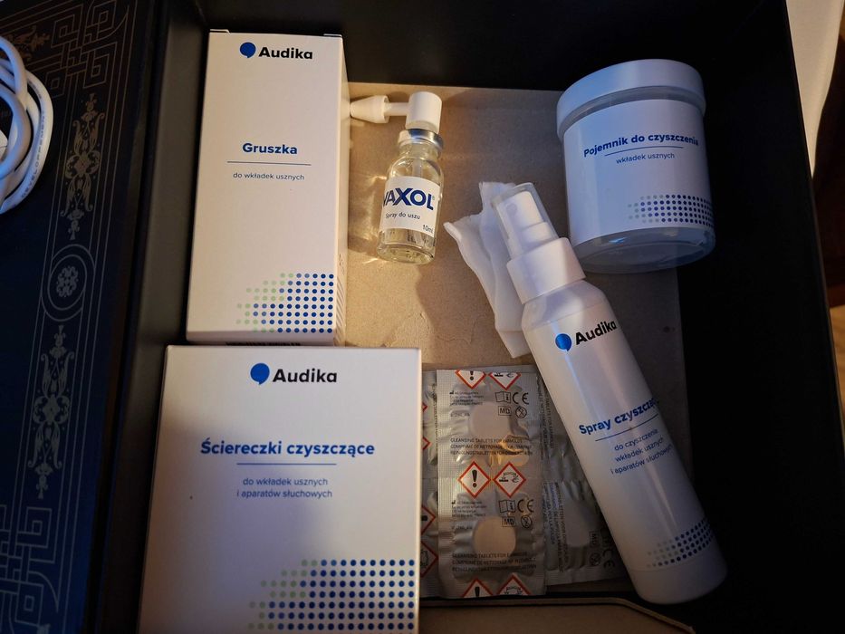 Zestaw do czyszczenia i osuszania aparatów słuchowych