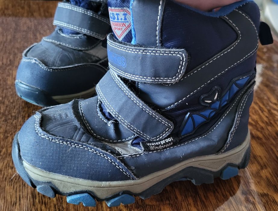 Віддам дитячі зимові ботинки