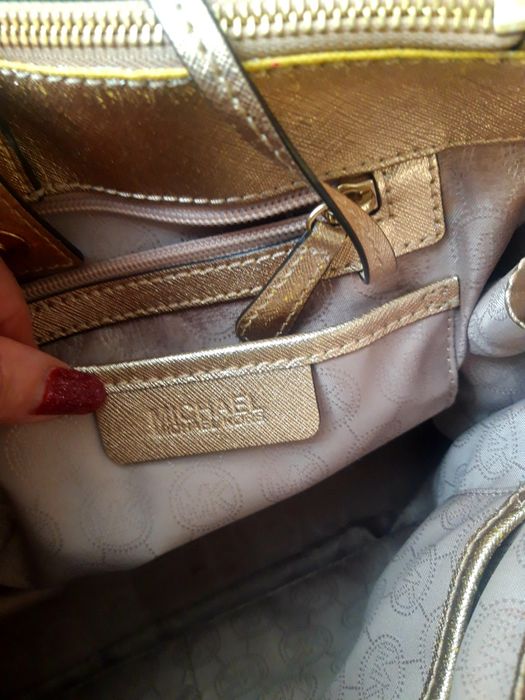Сумка золотистого кольору MICHAEL KORS