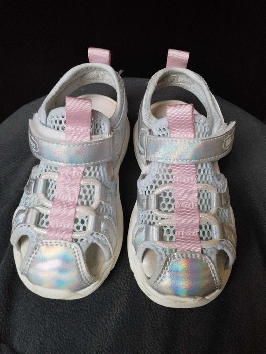 Sandałki dla dziewczynki roz. 26, wkładka 16 cm