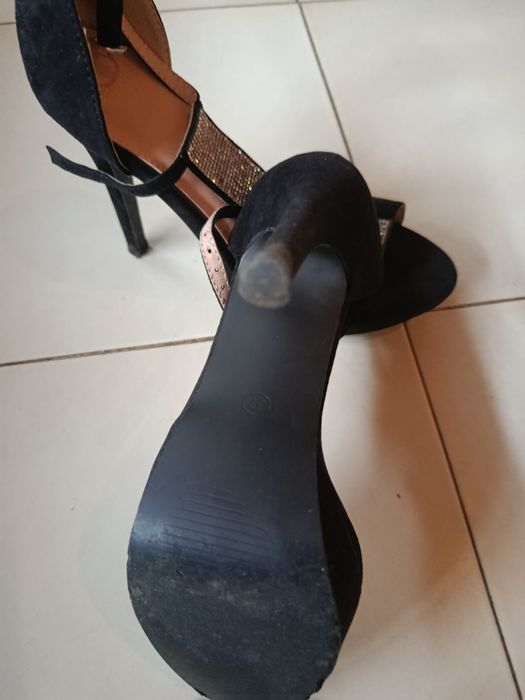 Sandália de cerimónia veludo com brilhantes